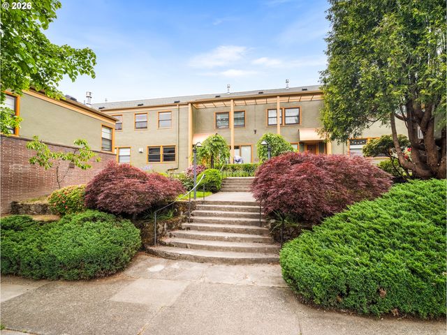 2025 Se CARUTHERS St 2, Portland, OR 97214