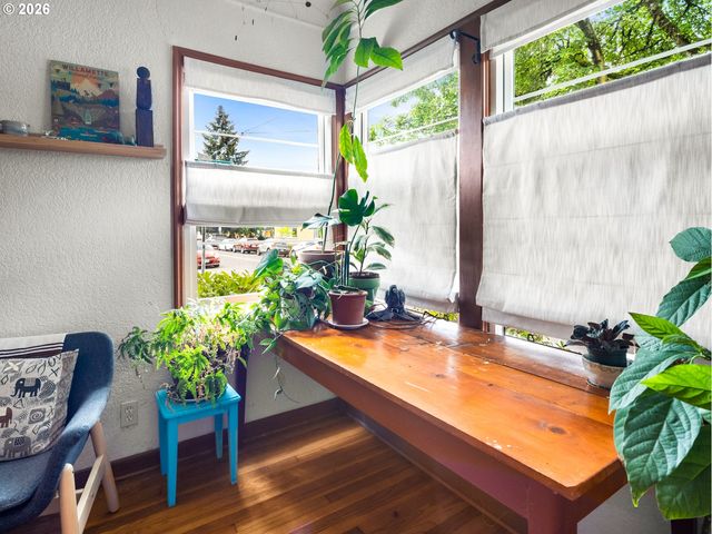 2025 Se CARUTHERS St 2, Portland, OR 97214