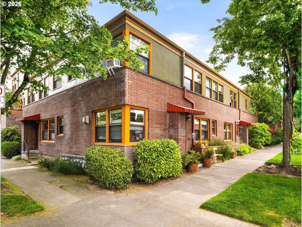 2025 Se CARUTHERS St 2, Portland, OR 97214