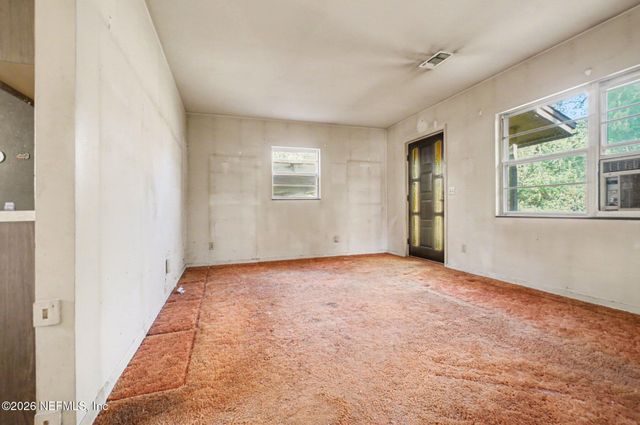 3026 BESSENT Road, Jacksonville, FL 32218