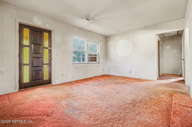 3026 BESSENT Road, Jacksonville, FL 32218