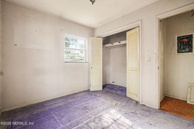 3026 BESSENT Road, Jacksonville, FL 32218