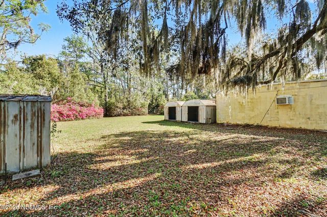 3026 BESSENT Road, Jacksonville, FL 32218