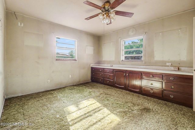 3026 BESSENT Road, Jacksonville, FL 32218