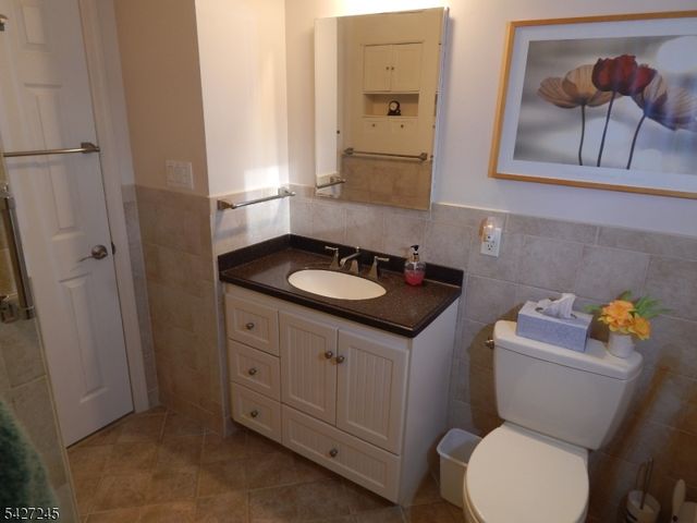 10 Lewis Rd, Montvale Boro, NJ 07645