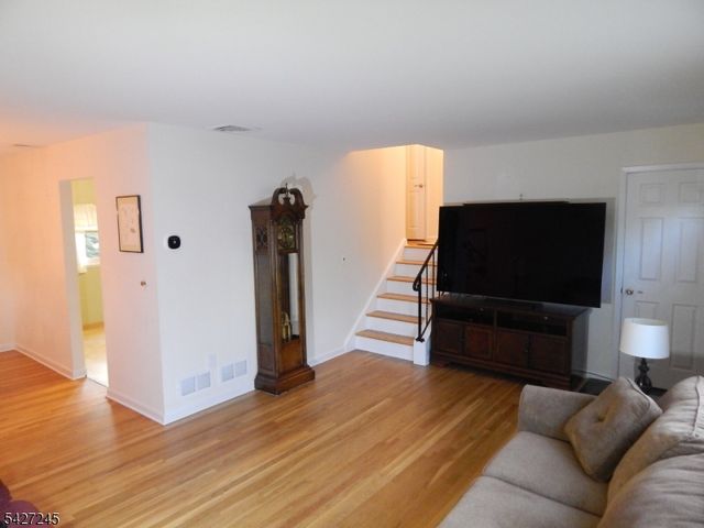 10 Lewis Rd, Montvale Boro, NJ 07645