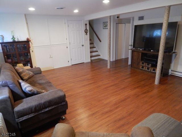 10 Lewis Rd, Montvale Boro, NJ 07645