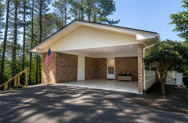 634 Middle Park Drive, Seneca, SC 29672