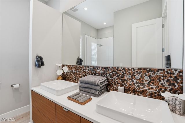 1815 Cape Coral PKWY W, Cape Coral, FL 33914