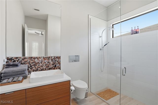 1815 Cape Coral PKWY W, Cape Coral, FL 33914