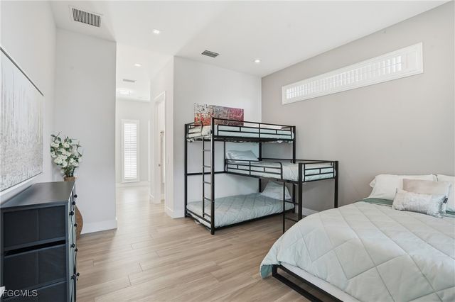 1815 Cape Coral PKWY W, Cape Coral, FL 33914