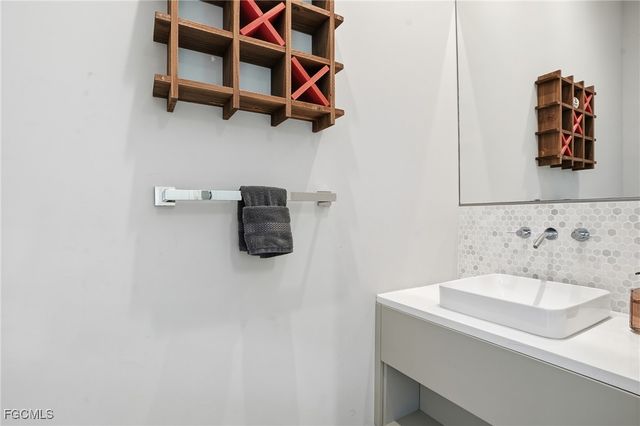 1815 Cape Coral PKWY W, Cape Coral, FL 33914