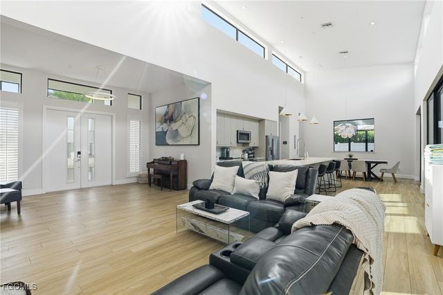 1815 Cape Coral PKWY W, Cape Coral, FL 33914