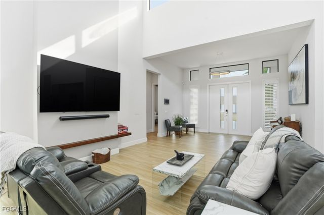 1815 Cape Coral PKWY W, Cape Coral, FL 33914