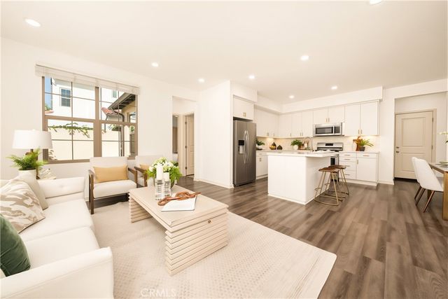 56 Bay Laurel, Irvine, CA 92620