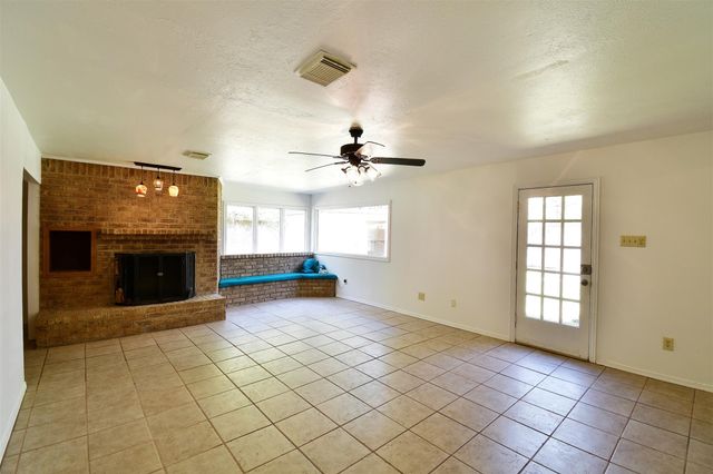 8510 Robindell Drive, Houston, TX 77074