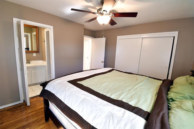 8510 Robindell Drive, Houston, TX 77074