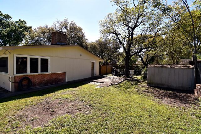8510 Robindell Drive, Houston, TX 77074