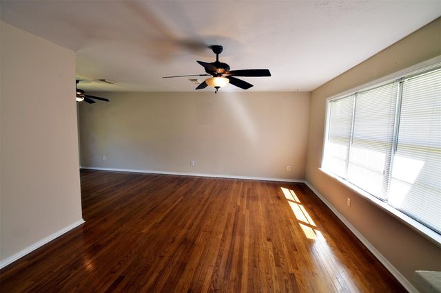 8510 Robindell Drive, Houston, TX 77074