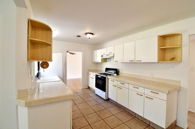 8510 Robindell Drive, Houston, TX 77074