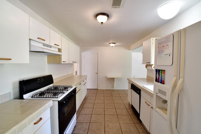 8510 Robindell Drive, Houston, TX 77074