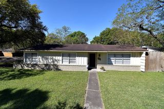 8510 Robindell Drive, Houston, TX 77074