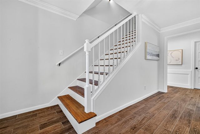 10935 Piping Rock Lane, Houston, TX 77042