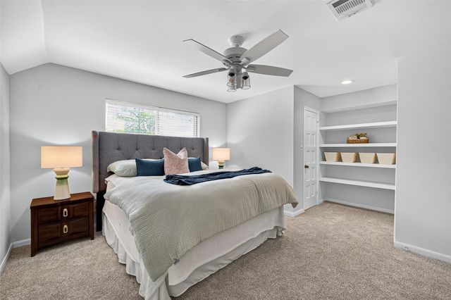 10935 Piping Rock Lane, Houston, TX 77042