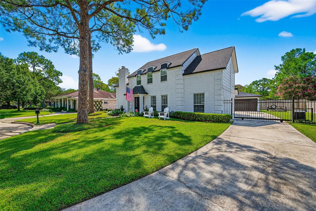 10935 Piping Rock Lane, Houston, TX 77042