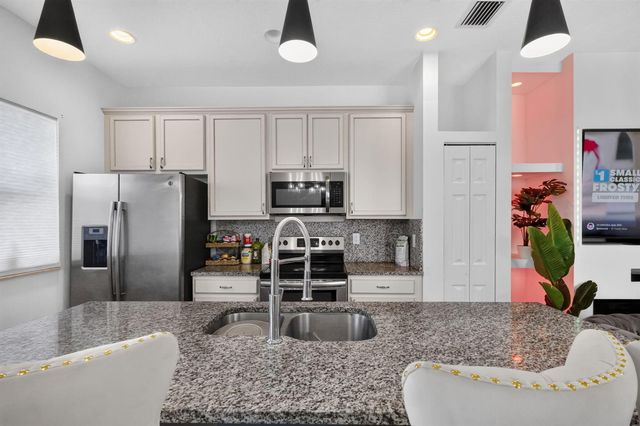 609 N F Street N, Lake Worth, FL 33460