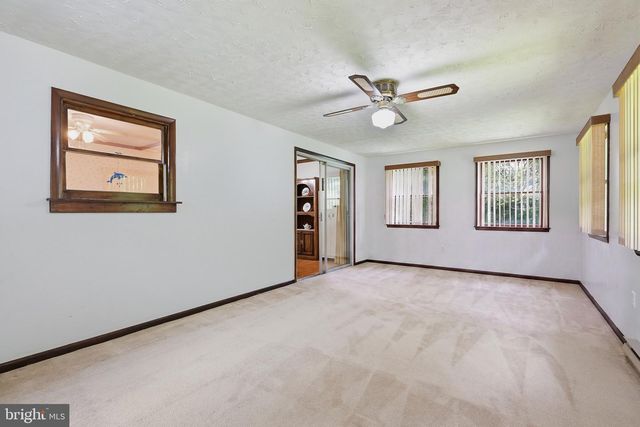 11 STURBRIDGE DR, Wilmington, DE 19810