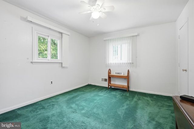 11 STURBRIDGE DR, Wilmington, DE 19810