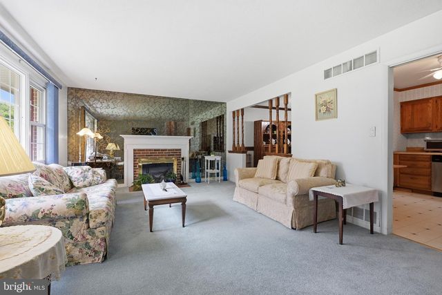 11 STURBRIDGE DR, Wilmington, DE 19810