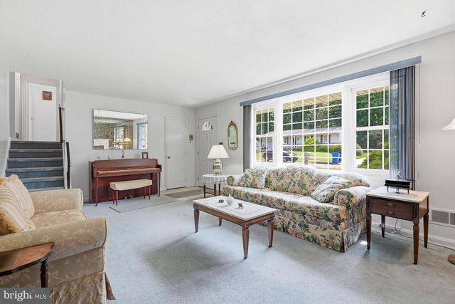 11 STURBRIDGE DR, Wilmington, DE 19810