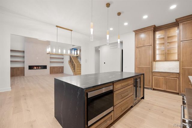 2455 Buckthorn Drive, Shelby Twp, MI 48316