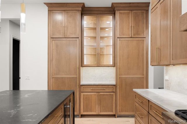 2455 Buckthorn Drive, Shelby Twp, MI 48316