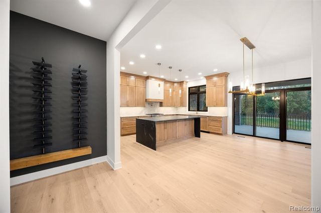 2455 Buckthorn Drive, Shelby Twp, MI 48316