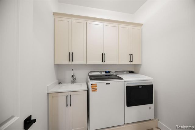 2455 Buckthorn Drive, Shelby Twp, MI 48316