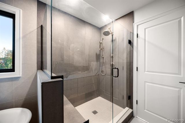 2455 Buckthorn Drive, Shelby Twp, MI 48316