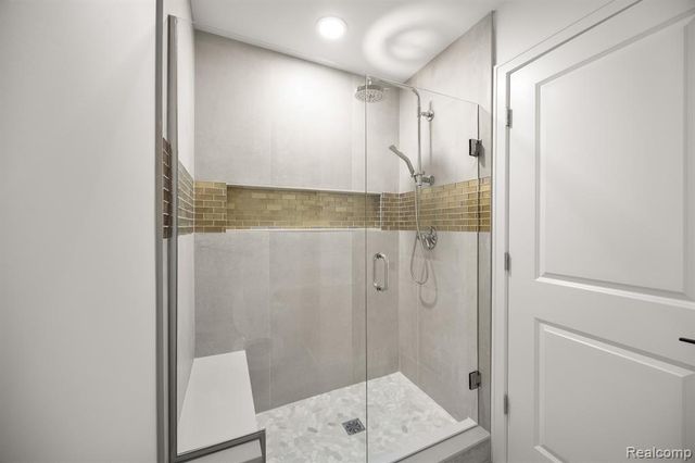 2455 Buckthorn Drive, Shelby Twp, MI 48316