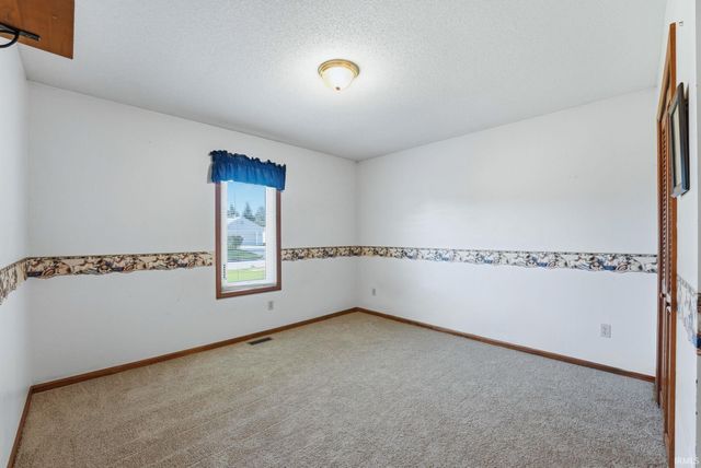 3716 Winding River Court, Fort Wayne, IN 46818