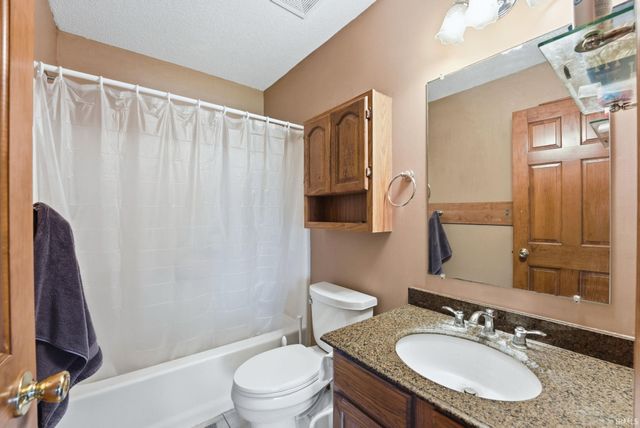 3716 Winding River Court, Fort Wayne, IN 46818