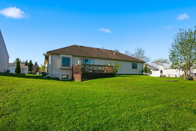 3716 Winding River Court, Fort Wayne, IN 46818