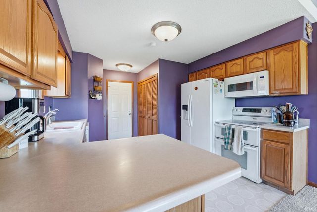 3716 Winding River Court, Fort Wayne, IN 46818