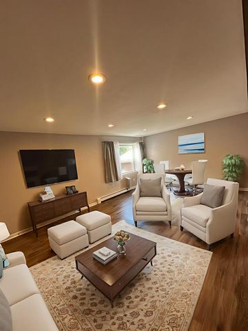 1428 W Fargo Avenue 303, Chicago, IL 60626