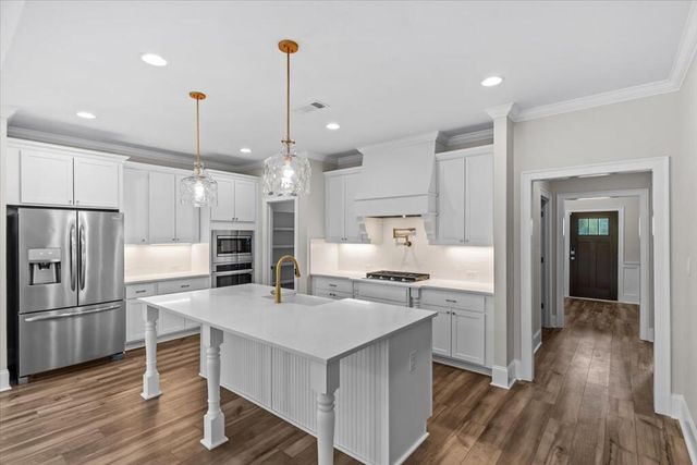 602 Charleston Mills Drive, Midland City, AL 36350