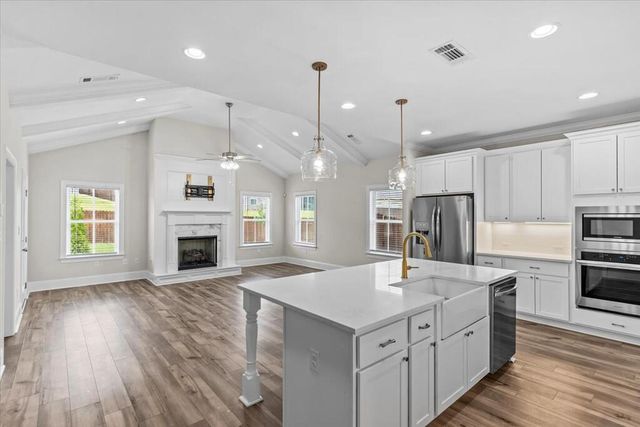 602 Charleston Mills Drive, Midland City, AL 36350