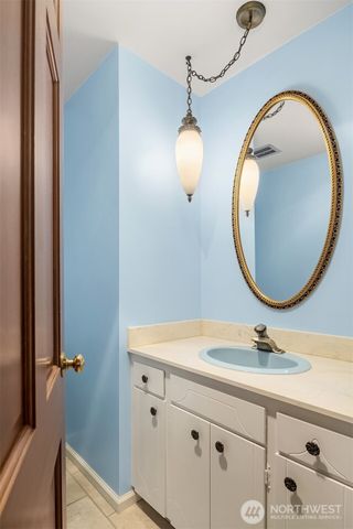 7921 E Mercer Way, Mercer Island, WA 98040