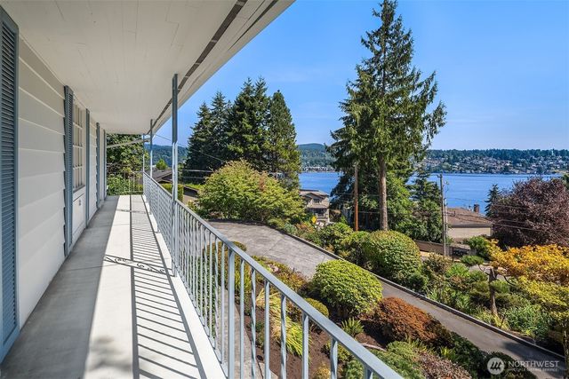 7921 E Mercer Way, Mercer Island, WA 98040