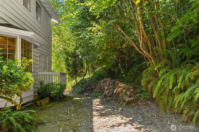 7921 E Mercer Way, Mercer Island, WA 98040